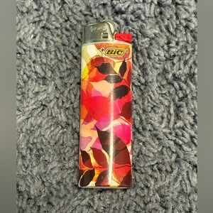NWT Bic bright colored leaves lighter